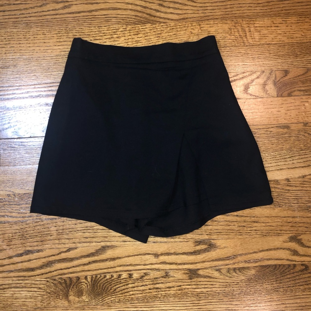 Black skort LIKE NEW